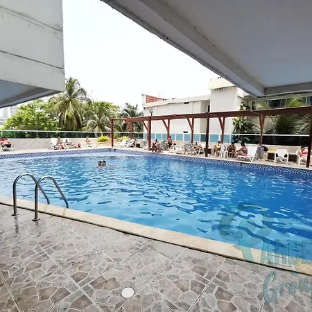 Apartamento De 1 Cuarto Cerca Al Mar Y El Laguito Por Parceros Group *