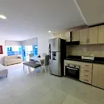 Apartamento de 1 Cuarto Cerca Al Mar Y El Laguito Por Parceros Group